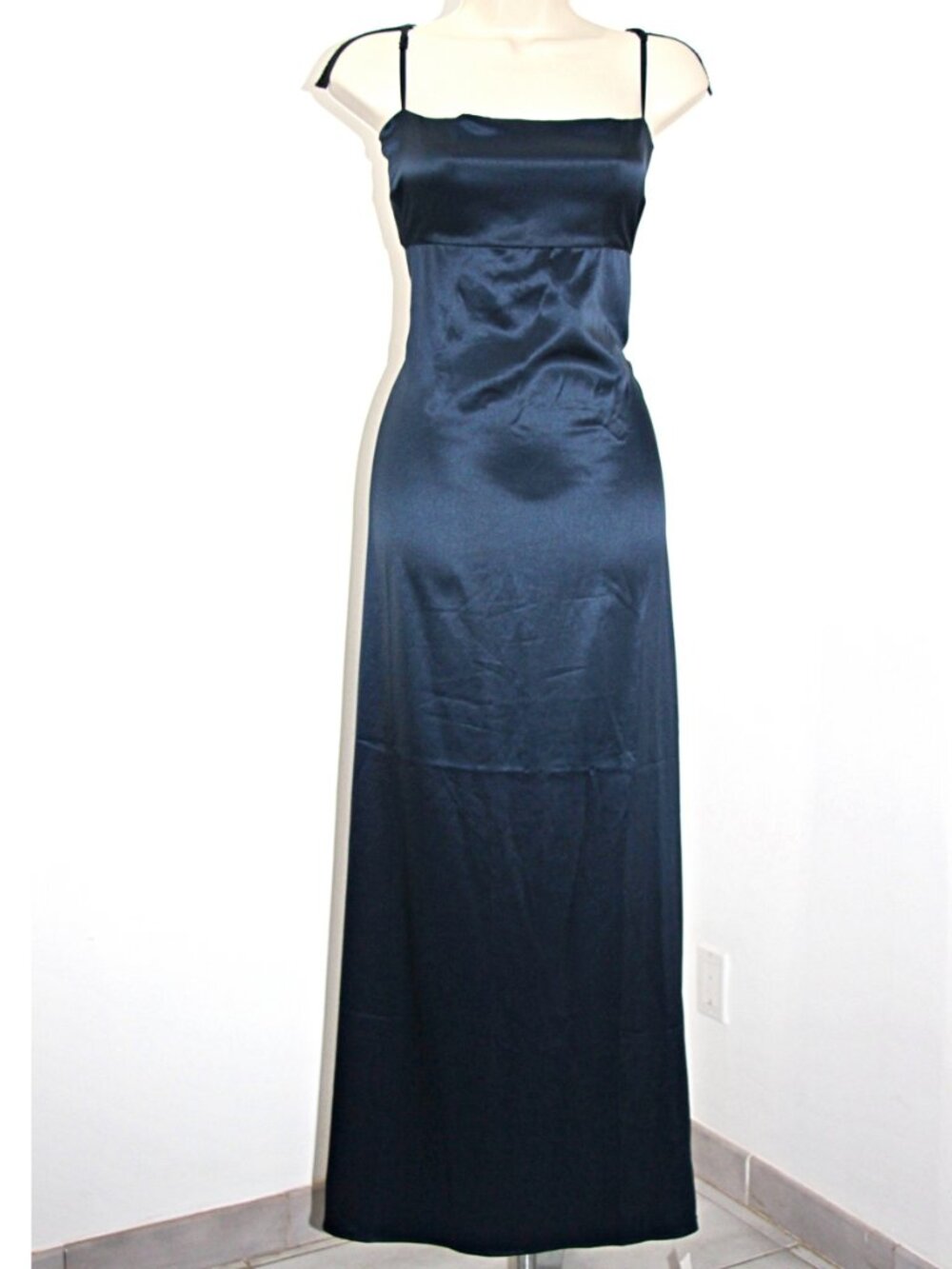 Reformation Jane Open Back Satin Dress with Back Slit in Navy sz 12 $298 - Picture 5 of 13